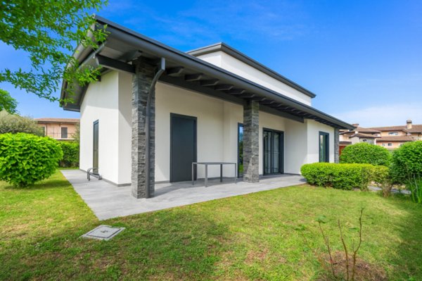 casa indipendente in vendita a Montichiari in zona Vighizzolo