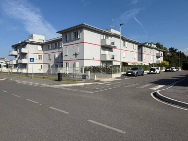 appartamento in vendita a Montichiari in zona Rò