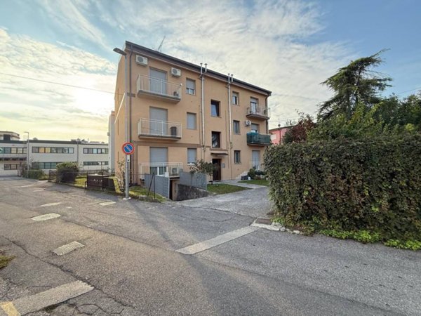 appartamento in vendita a Montichiari in zona Rò