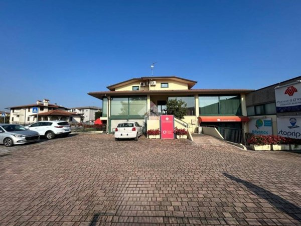 ufficio in vendita a Montichiari in zona Rò