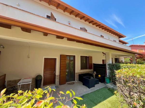 casa indipendente in vendita a Montichiari in zona Rò