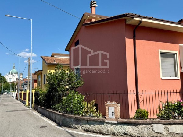 casa indipendente in vendita a Montichiari