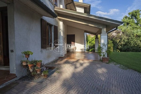 casa indipendente in vendita a Montichiari in zona Centro Storico