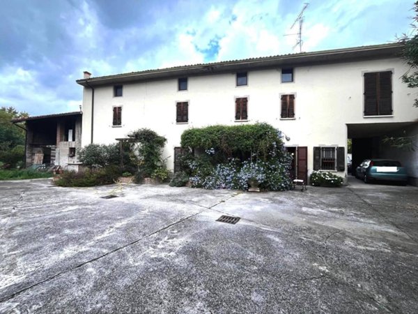casa indipendente in vendita a Montichiari in zona Rò
