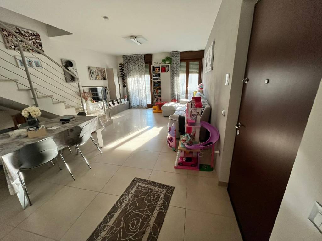 appartamento in vendita a Montichiari in zona Rò