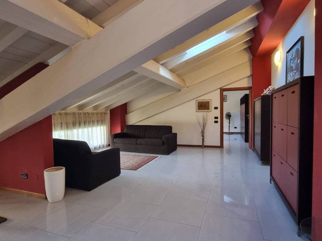 appartamento in vendita a Montichiari in zona Rò