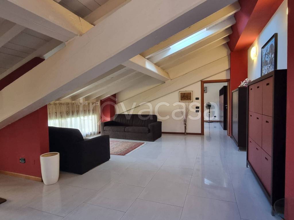 appartamento in vendita a Montichiari in zona Centro Storico