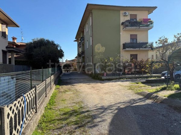appartamento in vendita a Montichiari in zona Chiarini