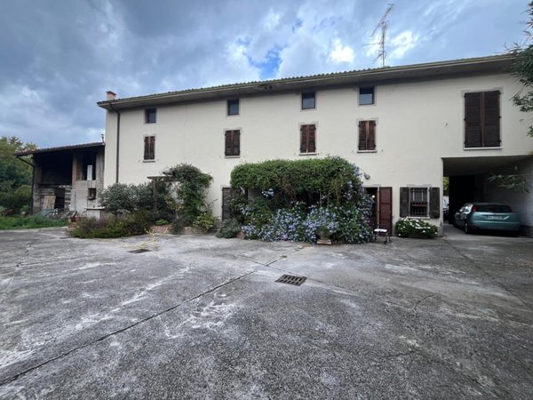 casa indipendente in vendita a Montichiari in zona Centro Storico