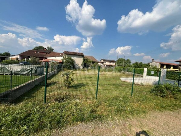 casale in vendita a Montichiari in zona Rò