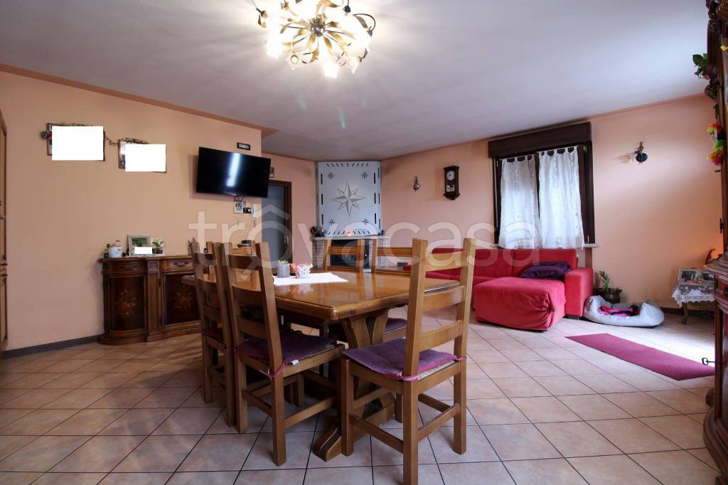 appartamento in vendita a Montichiari in zona Chiarini