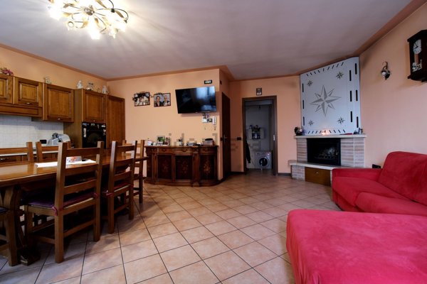 appartamento in vendita a Montichiari in zona Chiarini