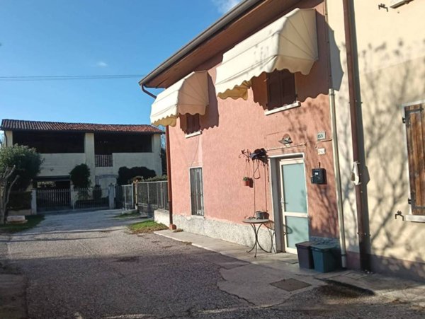 casa indipendente in vendita a Montichiari in zona Vighizzolo