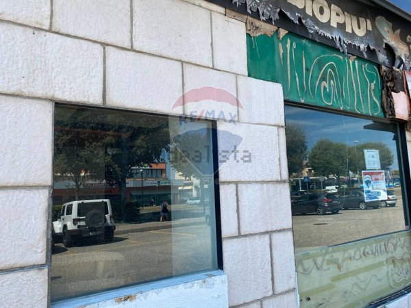 negozio in vendita a Montichiari