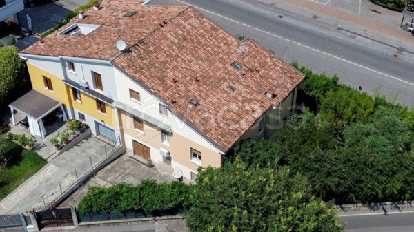 casa indipendente in vendita a Montichiari