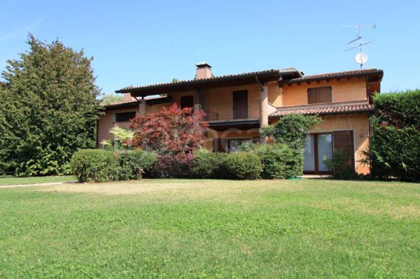 casa indipendente in vendita a Montichiari in zona Novagli