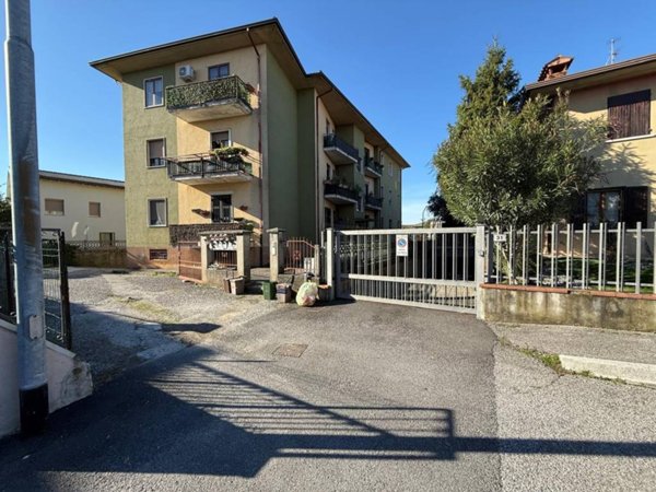 appartamento in vendita a Montichiari in zona Rò