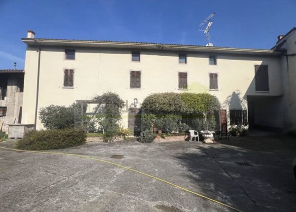 casa indipendente in vendita a Montichiari