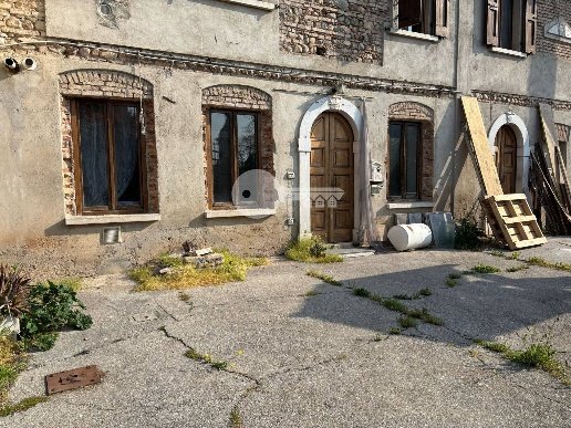 appartamento in vendita a Montichiari in zona Sant'Antonio