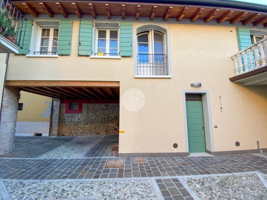 appartamento in vendita a Montichiari in zona Rò