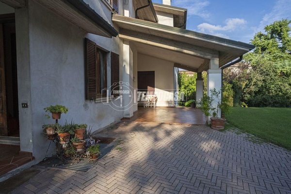 casa indipendente in vendita a Montichiari in zona Centro Storico