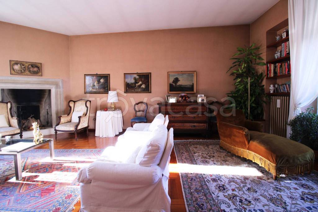 casa indipendente in vendita a Montichiari in zona Centro Storico