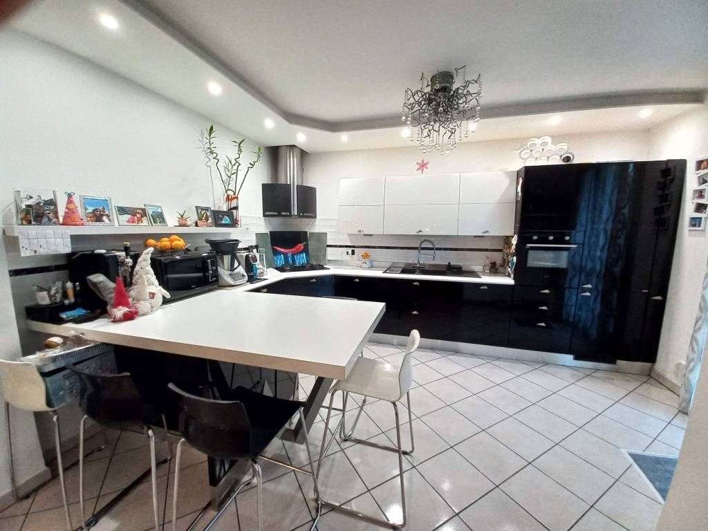 appartamento in vendita a Montichiari in zona Rò