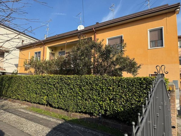 appartamento in vendita a Montichiari in zona Rò