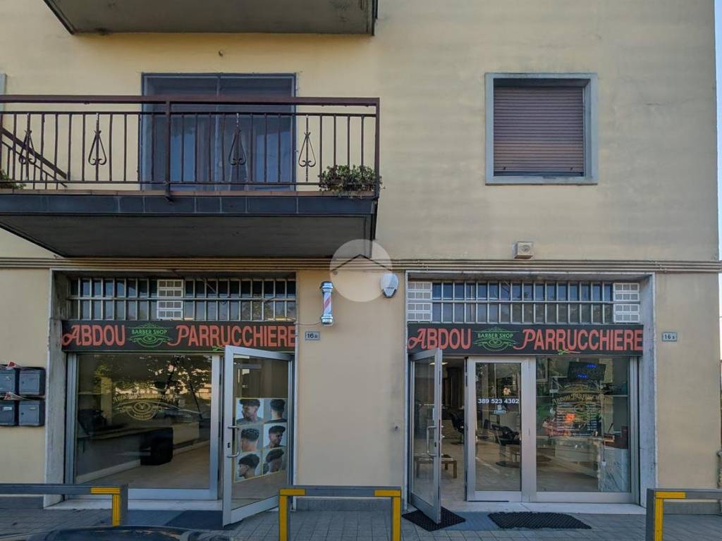 negozio in vendita a Montichiari in zona Rò