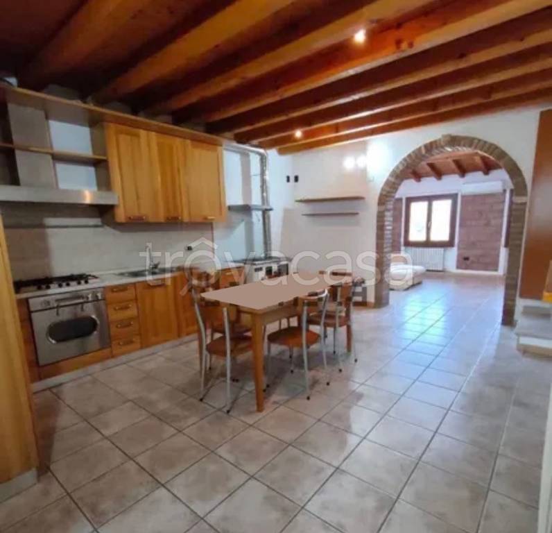 casa indipendente in vendita a Montichiari in zona Trivellini