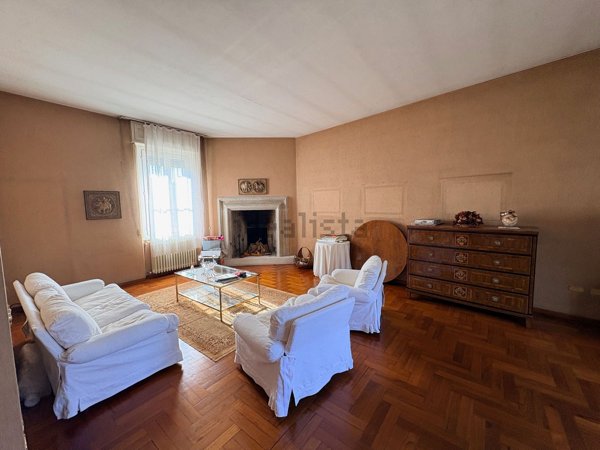 casa indipendente in vendita a Montichiari in zona Centro Storico