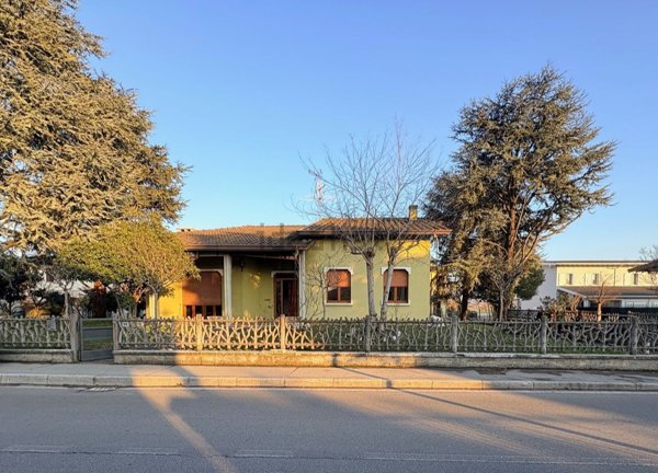 casa indipendente in vendita a Montichiari