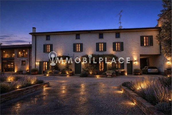 casa indipendente in vendita a Montichiari in zona Centro Storico