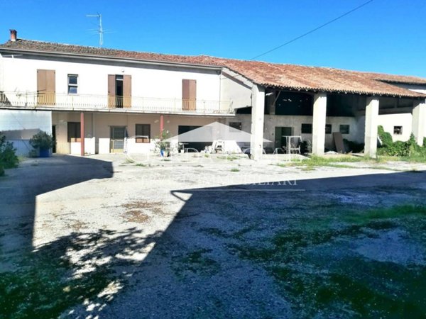 casa indipendente in vendita a Montichiari in zona Novagli