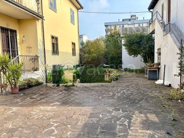 appartamento in vendita a Montichiari in zona Centro Storico