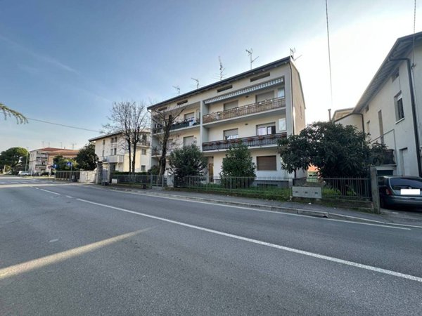 appartamento in vendita a Montichiari in zona Rò