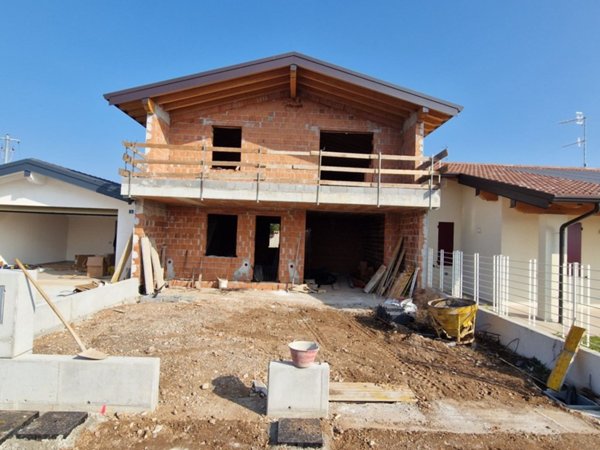 casa indipendente in vendita a Montichiari in zona Chiarini