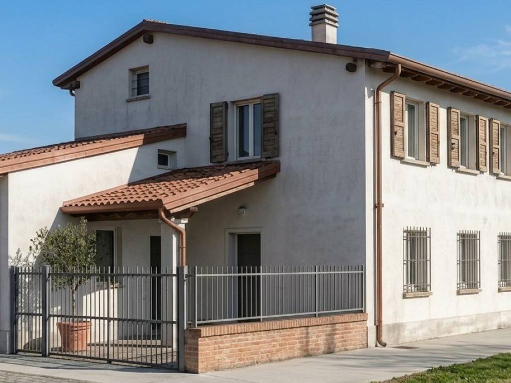 casa indipendente in vendita a Montichiari in zona Rò