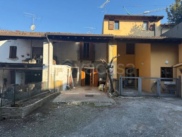 appartamento in vendita a Montichiari in zona Rò