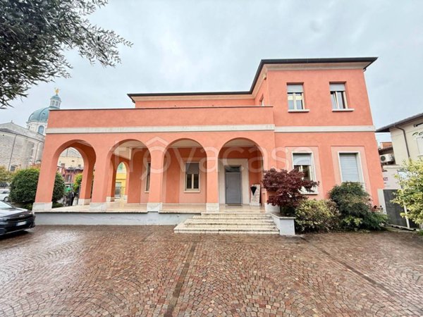 casa indipendente in vendita a Montichiari