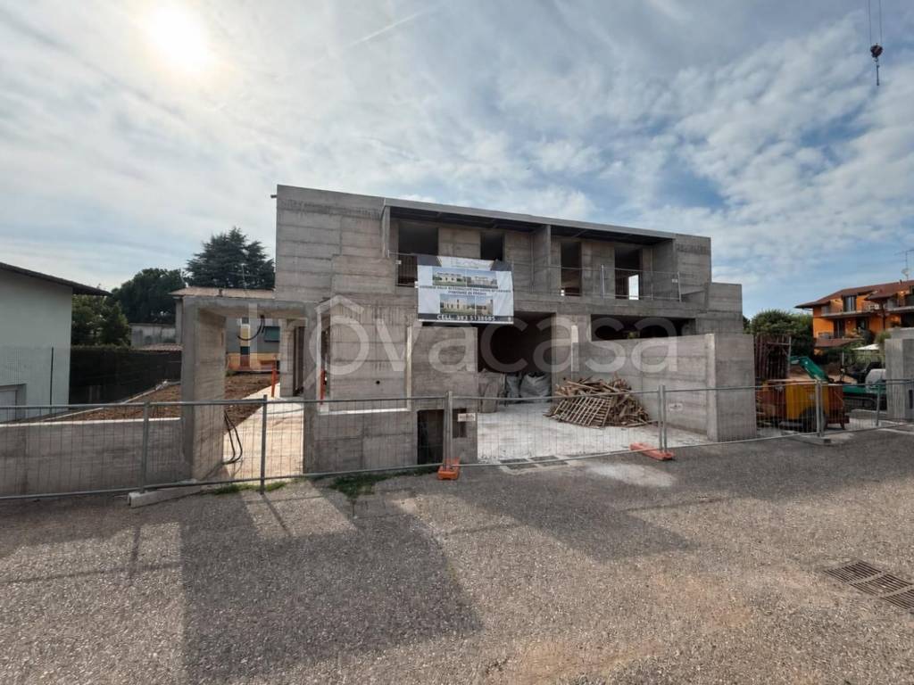 casa indipendente in vendita a Montichiari in zona Centro Storico