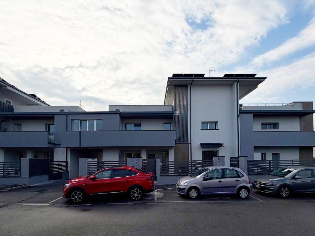 appartamento in vendita a Montichiari in zona Rò