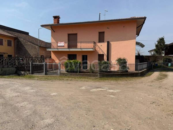 casa indipendente in vendita a Montichiari in zona Novagli