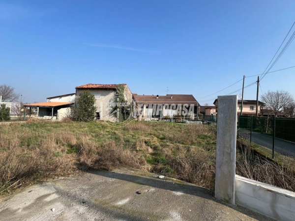 terreno edificabile in vendita a Montichiari in zona Rò