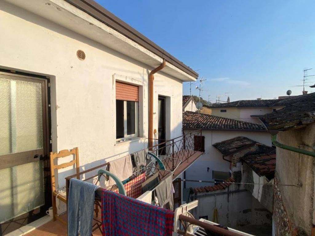 casa indipendente in vendita a Montichiari in zona Centro Storico