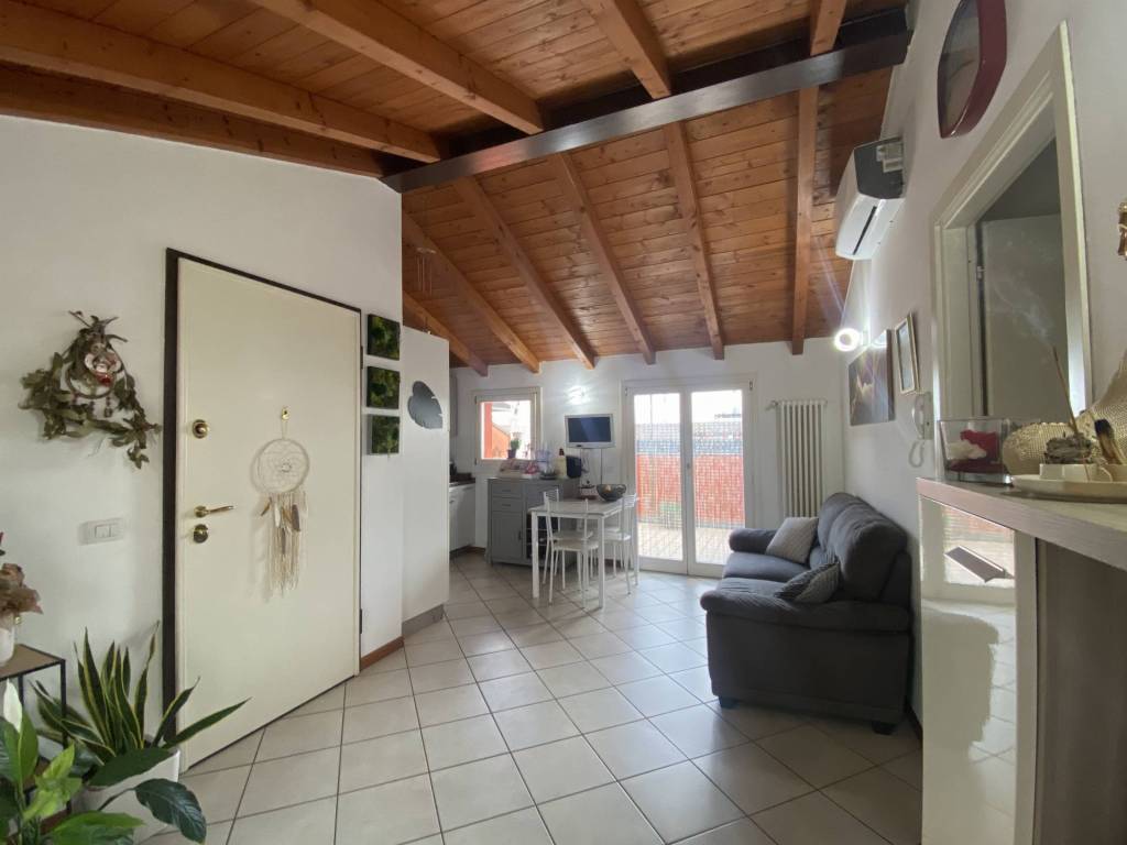 appartamento in vendita a Montichiari in zona Fascia D'oro