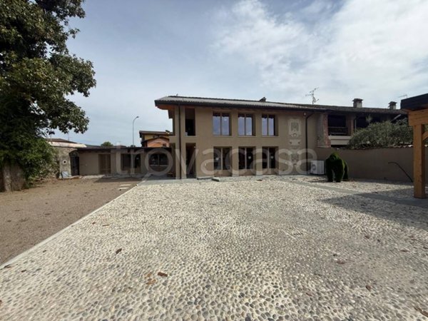 casa indipendente in vendita a Montichiari in zona Rò