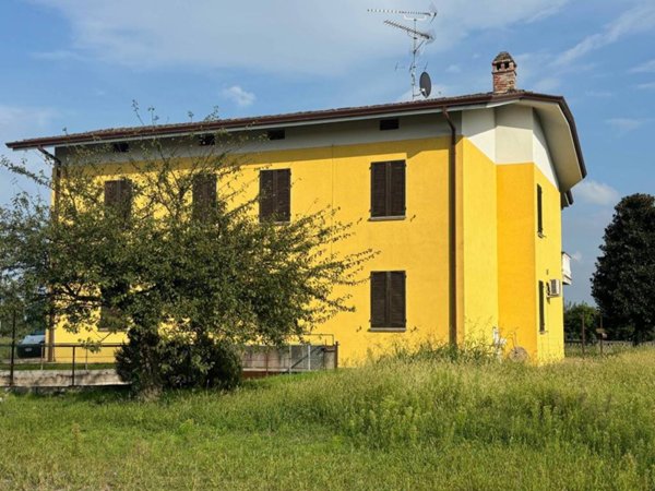 casa indipendente in vendita a Montichiari in zona Sant'Antonio