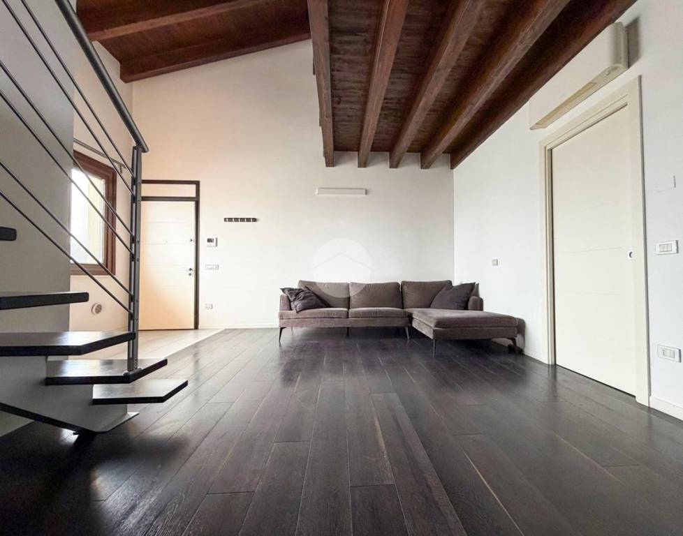 appartamento in vendita a Montichiari in zona Rò