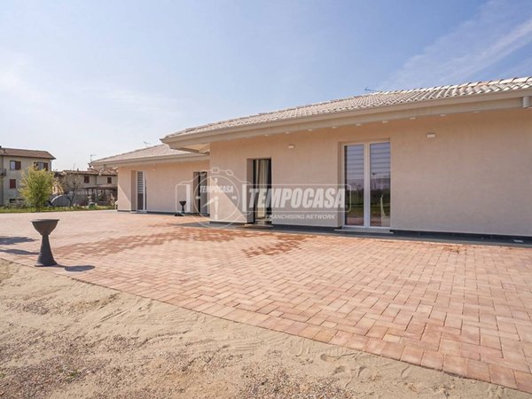 casa indipendente in vendita a Montichiari